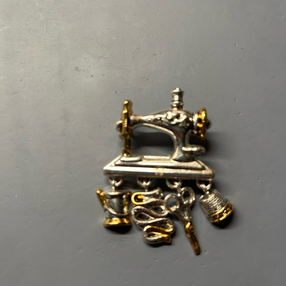 Vintage Sewing Machine Brooch with Charms